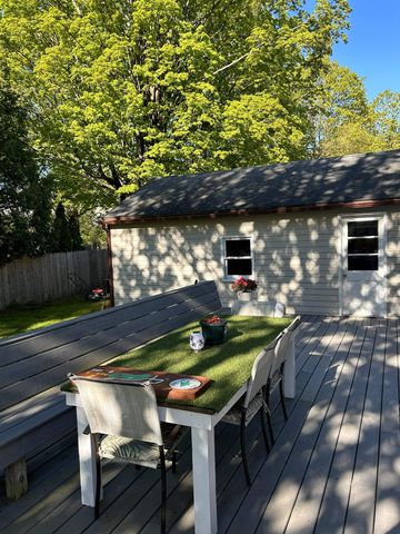 24 Laurel Street, Brattleboro, VT 05301