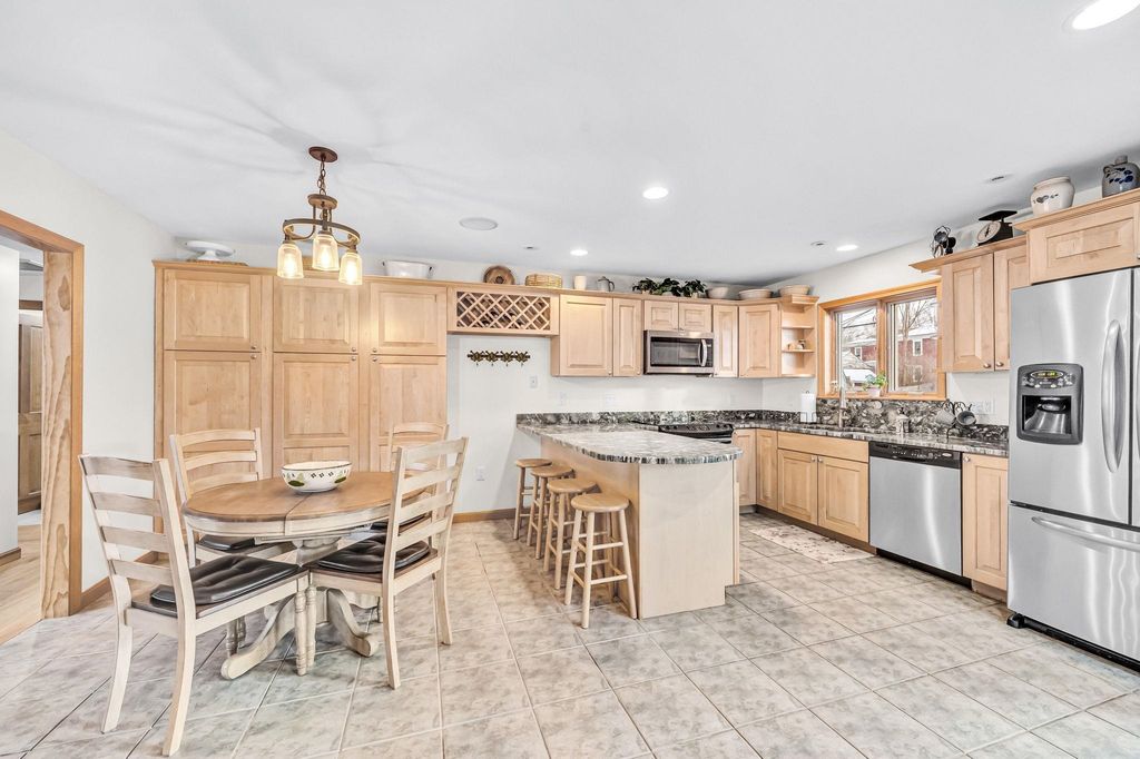 24 Laurel Street, Brattleboro, VT 05301