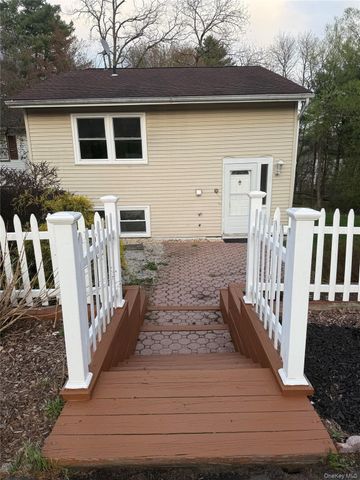 38 Laura Lane, Kiamesha Lake, NY 12751