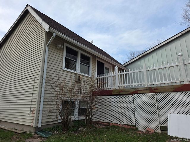 38 Laura Lane, Kiamesha Lake, NY 12751