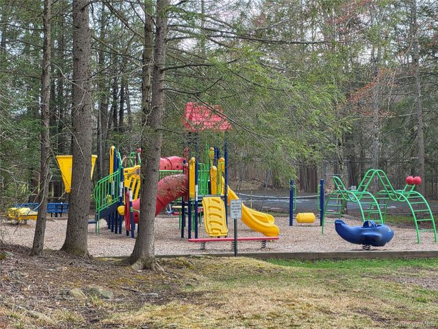 38 Laura Lane, Kiamesha Lake, NY 12751