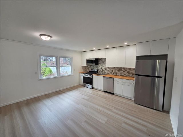 38 Laura Lane, Kiamesha Lake, NY 12751