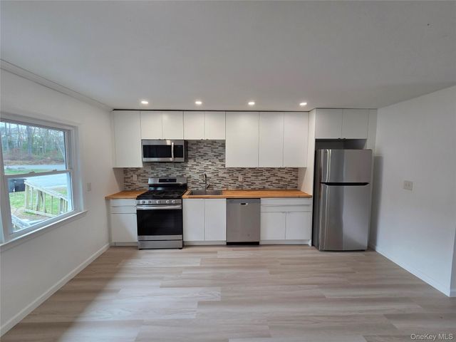 38 Laura Lane, Kiamesha Lake, NY 12751