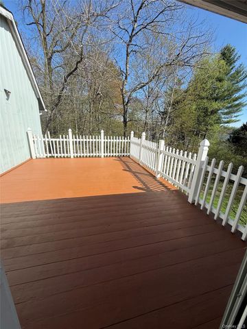 38 Laura Lane, Kiamesha Lake, NY 12751