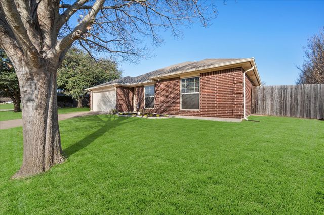 521 E Oak Street, Aledo, TX 76008
