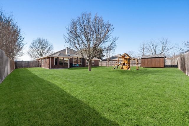 521 E Oak Street, Aledo, TX 76008