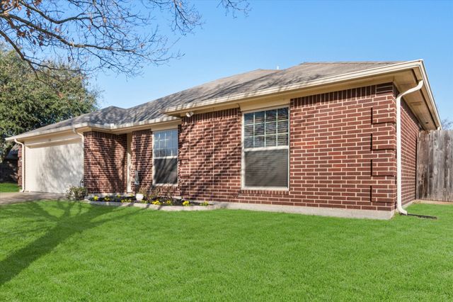 521 E Oak Street, Aledo, TX 76008