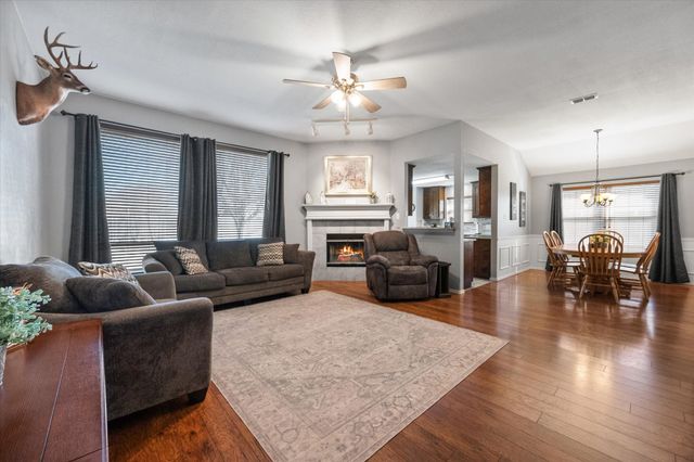 521 E Oak Street, Aledo, TX 76008