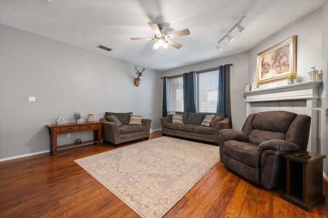 521 E Oak Street, Aledo, TX 76008