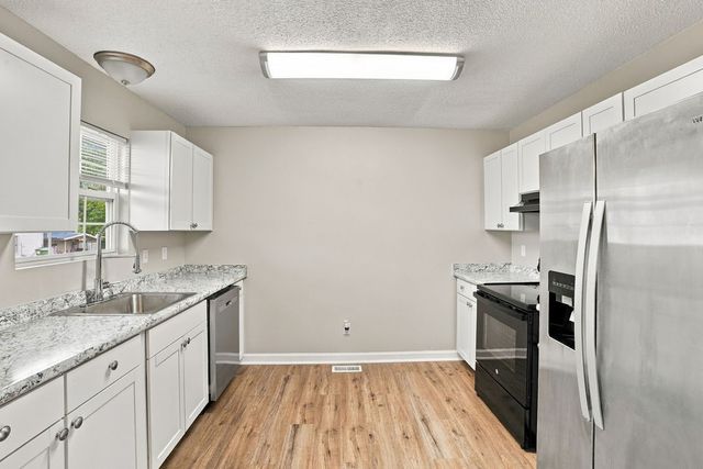 29 Ellis Childress Rd, Fayetteville, TN 37334