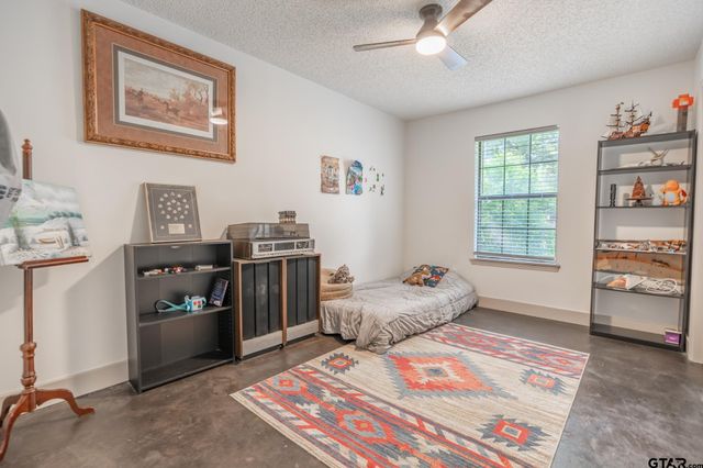 3698 Holly Ln, Flint, TX 75762