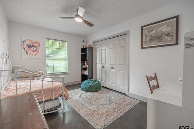 3698 Holly Ln, Flint, TX 75762
