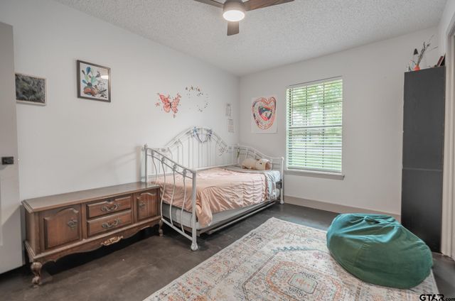 3698 Holly Ln, Flint, TX 75762