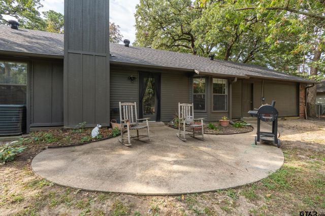 3698 Holly Ln, Flint, TX 75762
