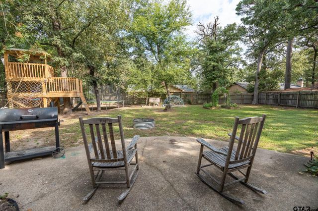 3698 Holly Ln, Flint, TX 75762