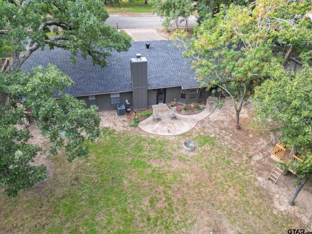 3698 Holly Ln, Flint, TX 75762