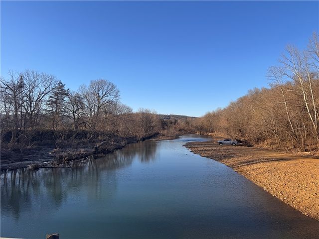 204 Madison 6601 Street, Huntsville, AR 72740