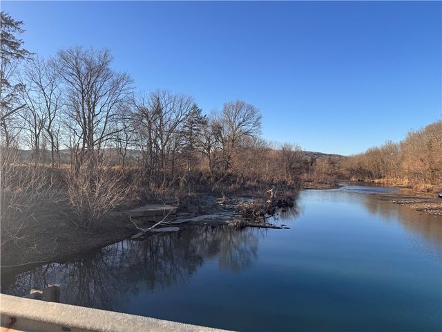 204 Madison 6601 Street, Huntsville, AR 72740