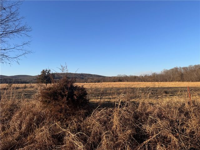 204 Madison 6601 Street, Huntsville, AR 72740