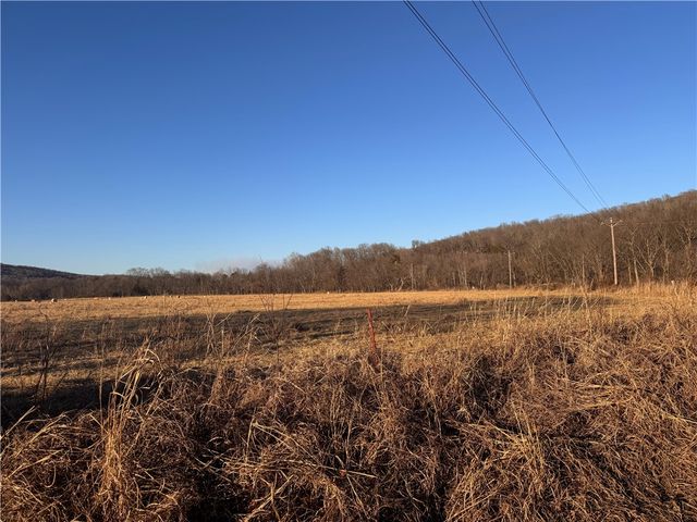 204 Madison 6601 Street, Huntsville, AR 72740