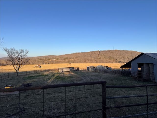 204 Madison 6601 Street, Huntsville, AR 72740