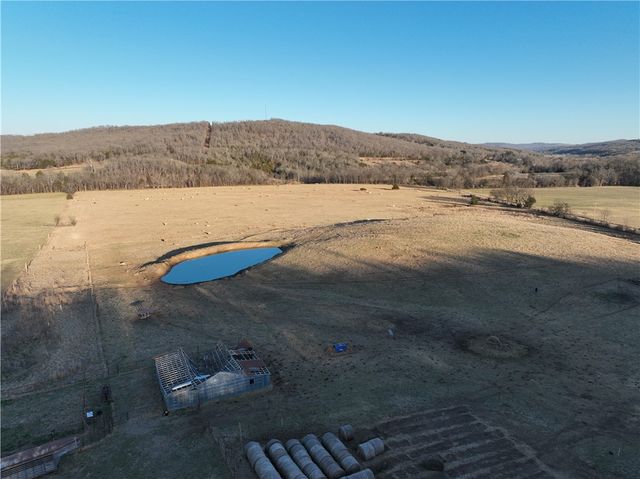 204 Madison 6601 Street, Huntsville, AR 72740