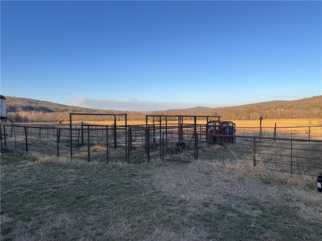 204 Madison 6601 Street, Huntsville, AR 72740