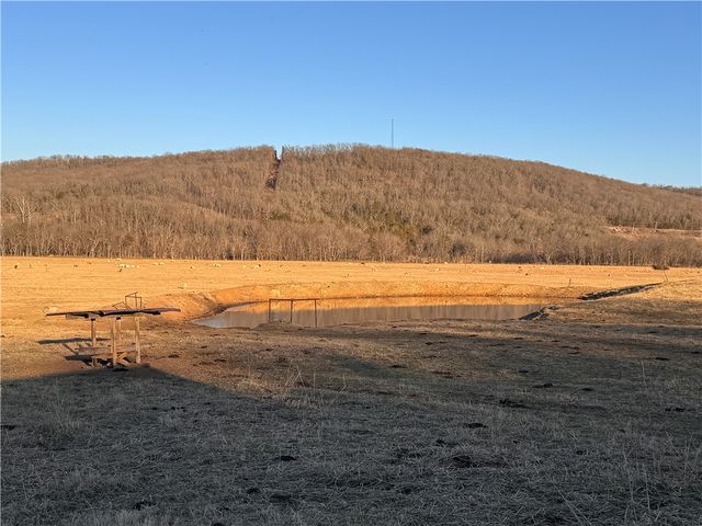 204 Madison 6601 Street, Huntsville, AR 72740