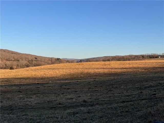 204 Madison 6601 Street, Huntsville, AR 72740