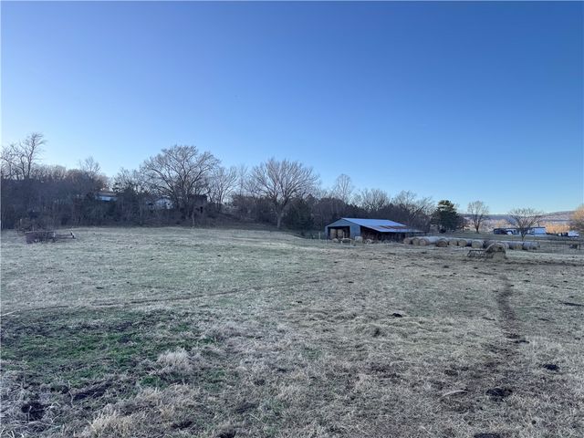 204 Madison 6601 Street, Huntsville, AR 72740