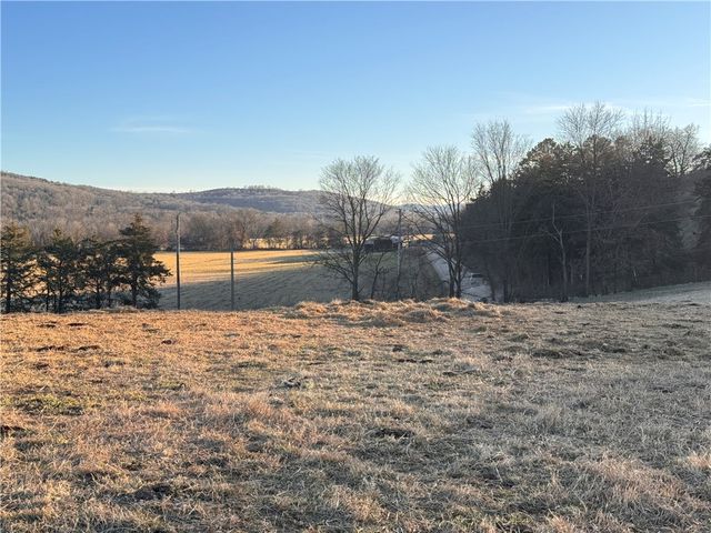 204 Madison 6601 Street, Huntsville, AR 72740