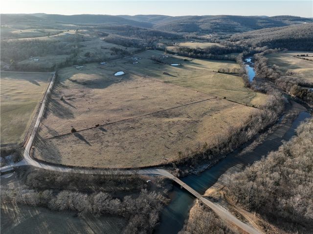 204 Madison 6601 Street, Huntsville, AR 72740