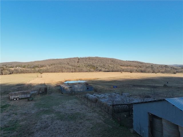 204 Madison 6601 Street, Huntsville, AR 72740