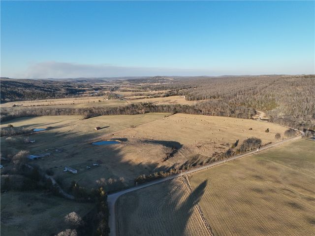 204 Madison 6601 Street, Huntsville, AR 72740