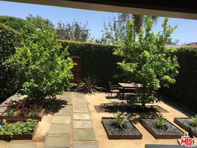 1315 N McCadden Place, Los Angeles, CA 90028