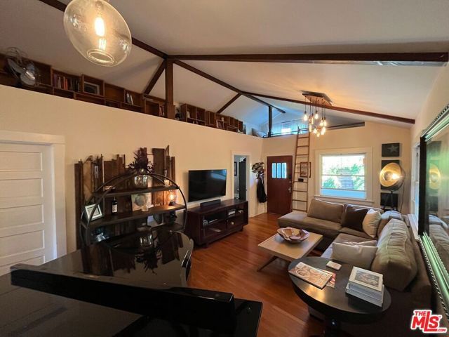 1315 N McCadden Place, Los Angeles, CA 90028