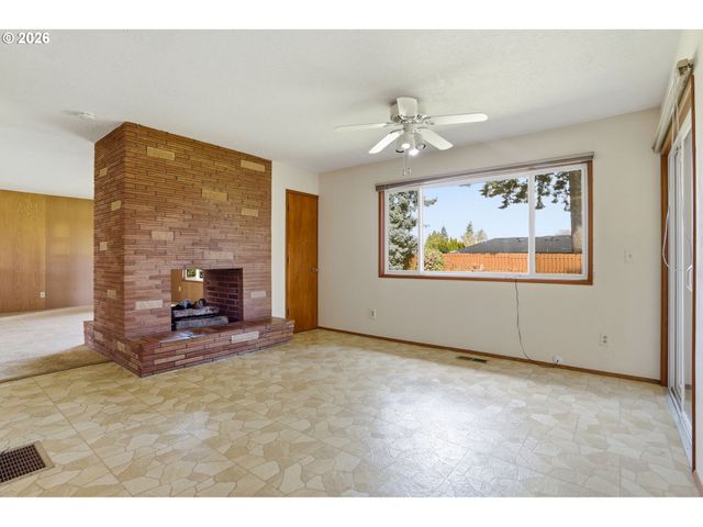 9925 Sw INEZ St, Portland, OR 97224