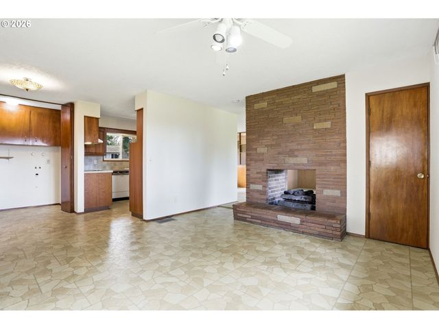 9925 Sw INEZ St, Portland, OR 97224