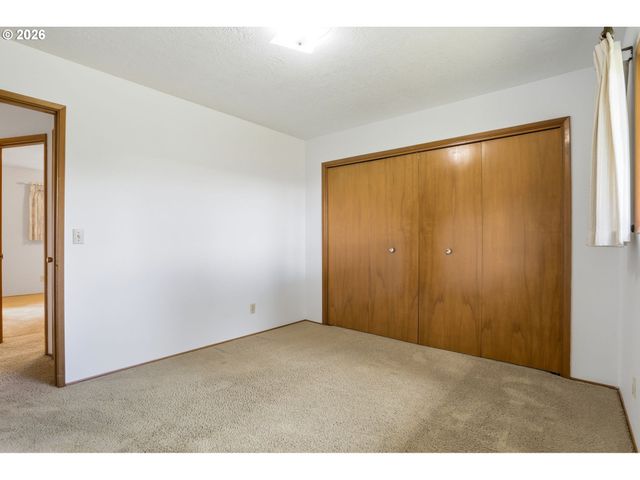 9925 Sw INEZ St, Portland, OR 97224