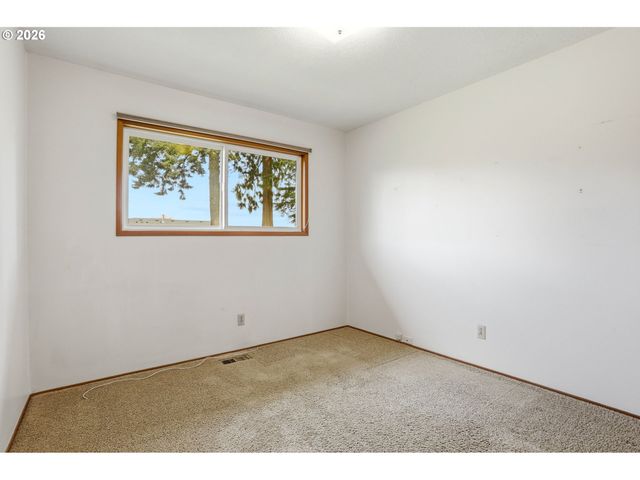 9925 Sw INEZ St, Portland, OR 97224