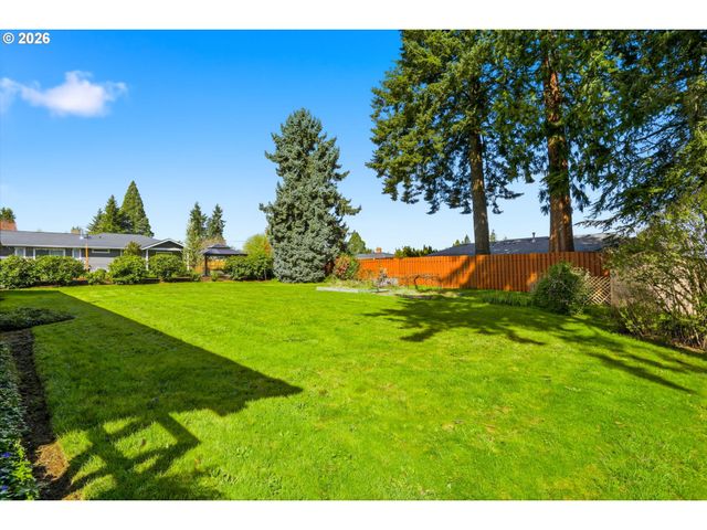 9925 Sw INEZ St, Portland, OR 97224