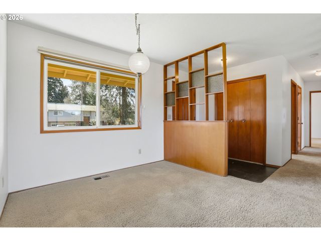 9925 Sw INEZ St, Portland, OR 97224