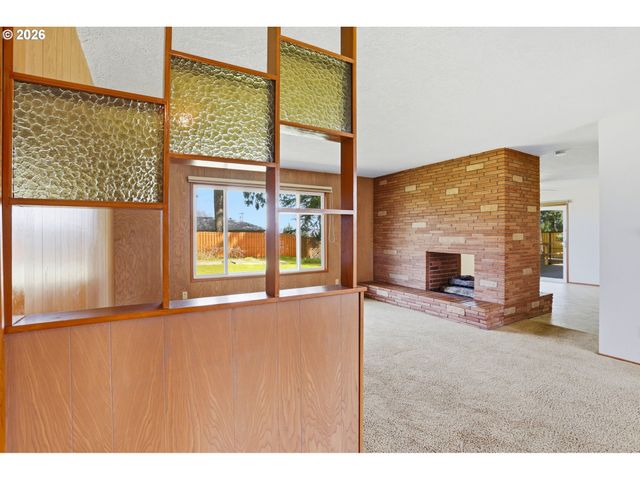 9925 Sw INEZ St, Portland, OR 97224