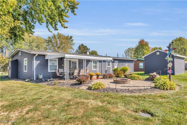 12104 Alton Drive, Grafton, OH 44044