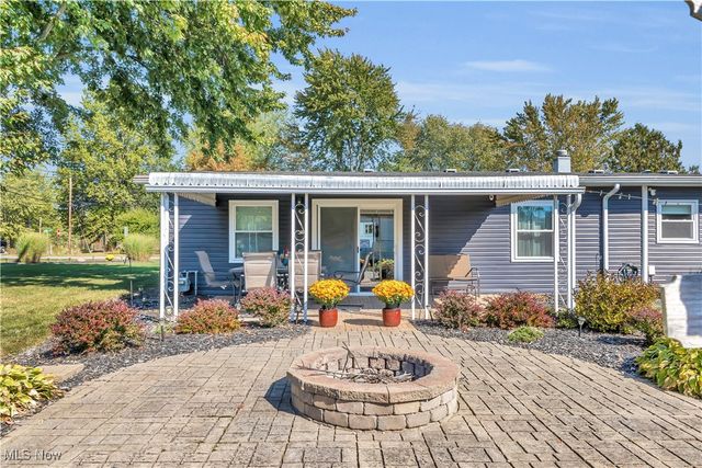 12104 Alton Drive, Grafton, OH 44044