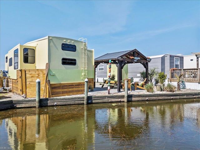 3665 Sandpiper RD # 157, Virginia Beach, VA 23456