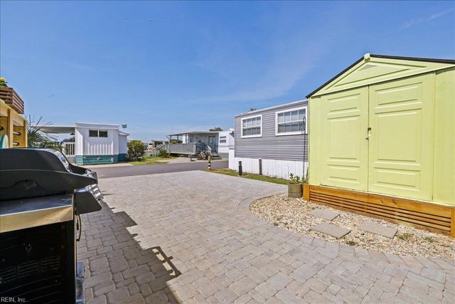 3665 Sandpiper RD # 157, Virginia Beach, VA 23456