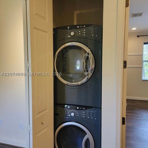 2851 W Prospect Rd 1006, Tamarac, FL 33309