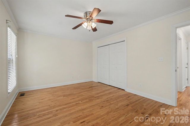 1436 20th Avenue Place NE, Hickory, NC 28601