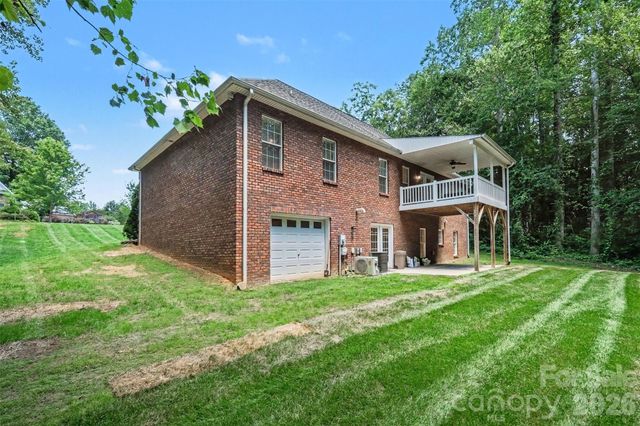 1436 20th Avenue Place NE, Hickory, NC 28601
